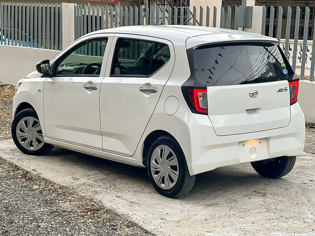 Daihatsu Mira 2018