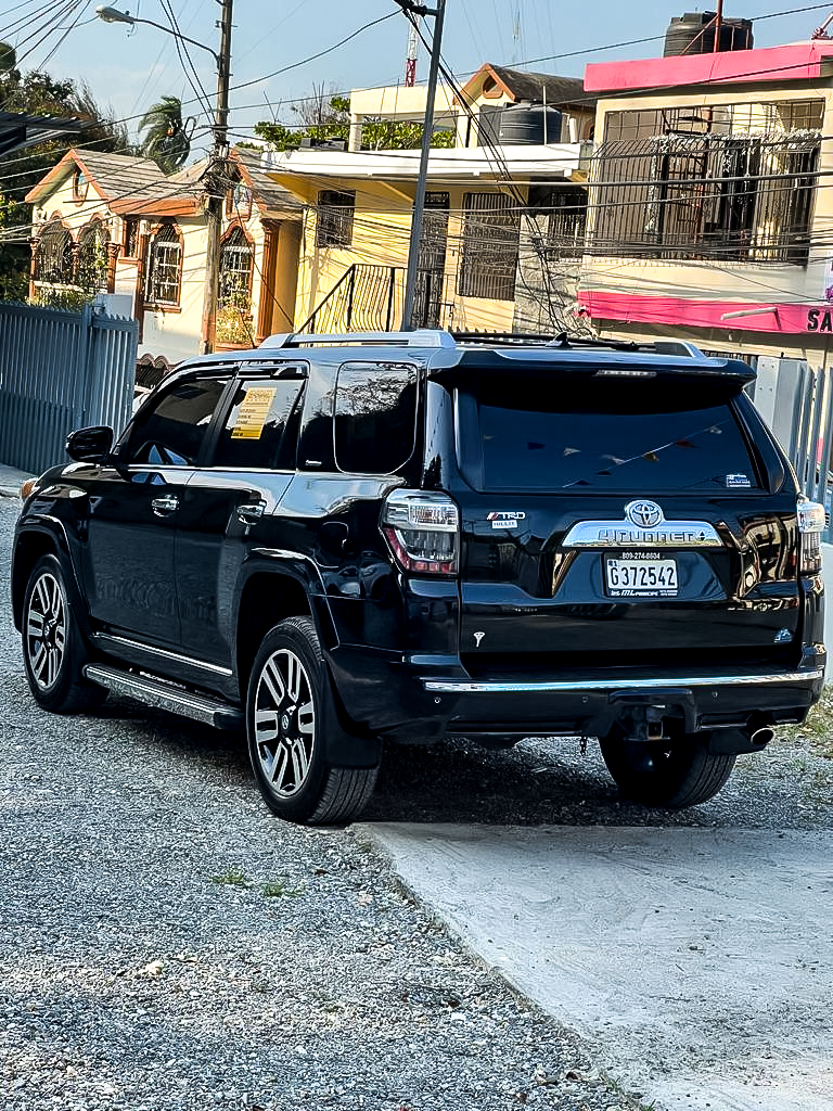 Toyota 4 Runner Limited 2015