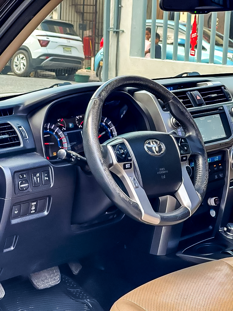 Toyota 4 Runner Limited 2015
